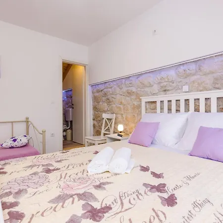 Luciana - Two Bedroom With Swimming Pool And Sea View