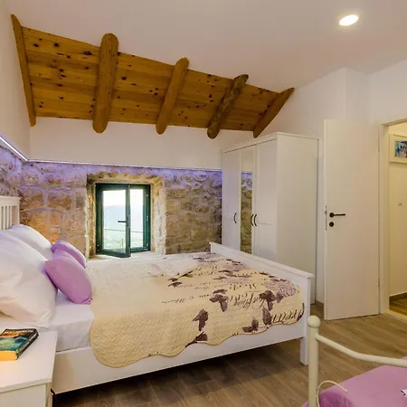 Luciana - Two Bedroom With Swimming Pool And Sea View Vila